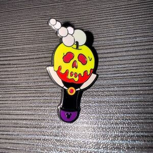 Evil Queen Bubble Wand Chaser 2025 Wave B Hidden Mickey Pin